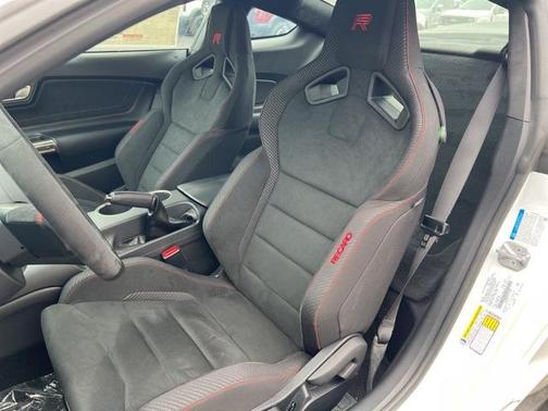 2016 Ford Shelby GT350 Base