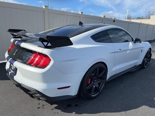 2022 Ford Shelby GT500 Base