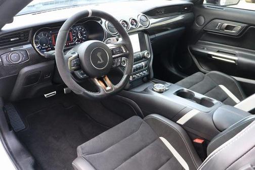 2022 Ford Shelby GT500 Base