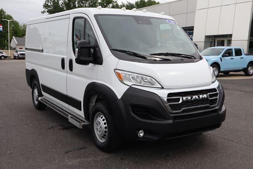 Bright White Clearcoat 2025 RAM ProMaster 2500 Tradesman
