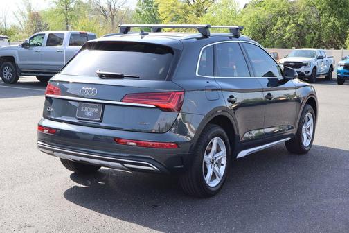 Manhattan Gray Metallic 2025 Audi Q5 40 Premium