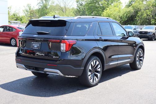 Agate Black Metallic 2026 Ford Explorer Platinum