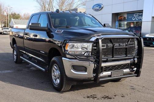 2022 RAM 3500 Tradesman Crew Cab 4x4 8' Box