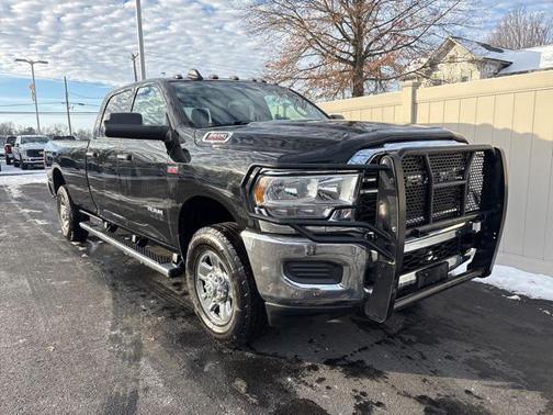2022 RAM 3500 Tradesman Crew Cab 4x4 8' Box