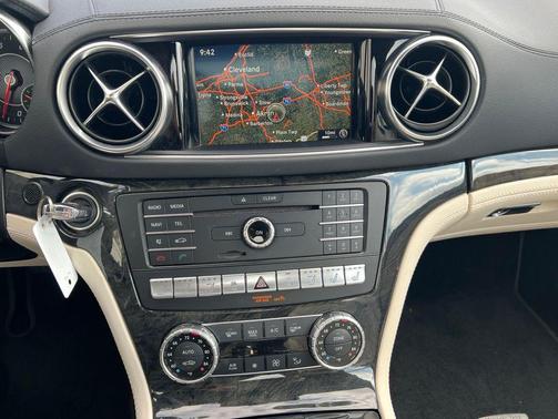 Obsidian Black Metallic 2017 Mercedes-Benz SL 550 SL 550