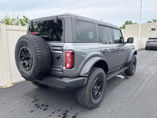 Carbonized Gray Metallic 2023 Ford Bronco Wildtrak