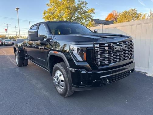 2025 GMC Sierra 3500 Denali