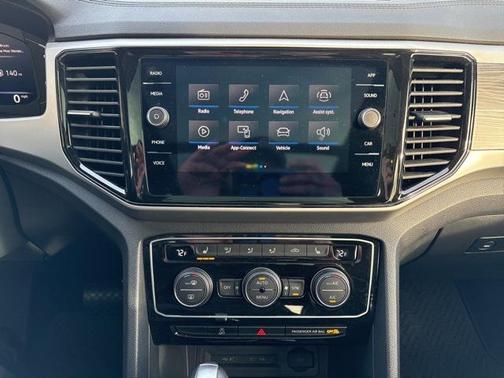 2023 Volkswagen Atlas Cross Sport 2.0T SE w/Technology