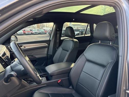 2023 Volkswagen Atlas Cross Sport 2.0T SE w/Technology