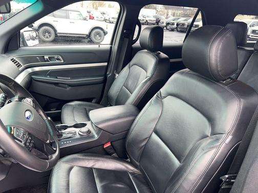 Magnetic Metallic 2016 Ford Explorer XLT