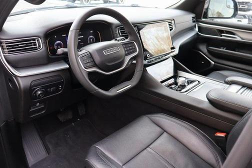 2023 Jeep Wagoneer Series II Carbide 4x4