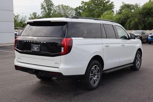 Star White Metallic Tri-Coat 2026 Ford Expedition Max Active 4x4
