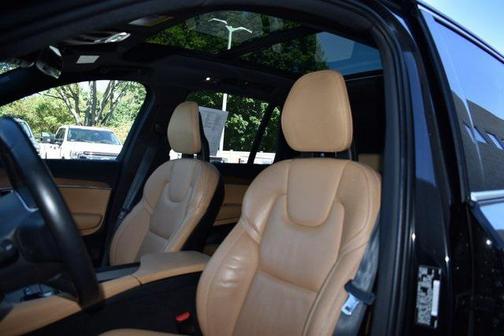 2018 Volvo XC90 Hybrid T8 Inscription