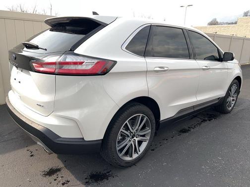 Star White Metallic Tri-Coat 2024 Ford Edge Titanium
