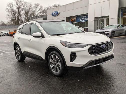 2025 Ford Escape Platinum
