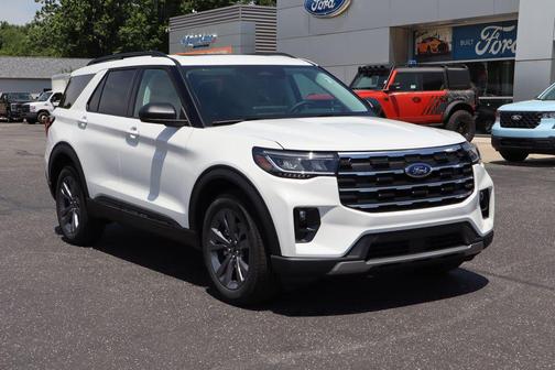 Star White Metallic Tri-Coat 2026 Ford Explorer Active