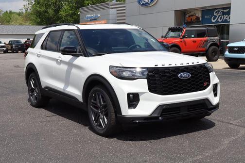 Star White Metallic Tri-Coat 2026 Ford Explorer ST