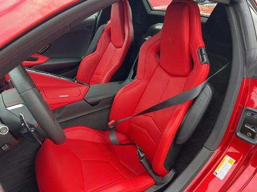 2025 Chevrolet Corvette Stingray w/2LT