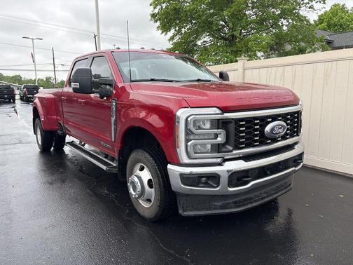 Ruby Red Metallic Tinted Clearcoat 2025 Ford F-350 Lariat