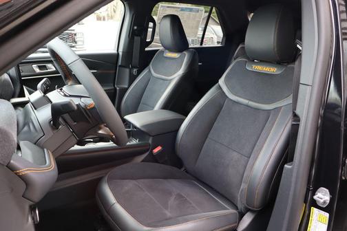 Agate Black Metallic 2026 Ford Explorer Tremor