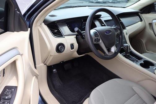 2018 Ford Taurus SE