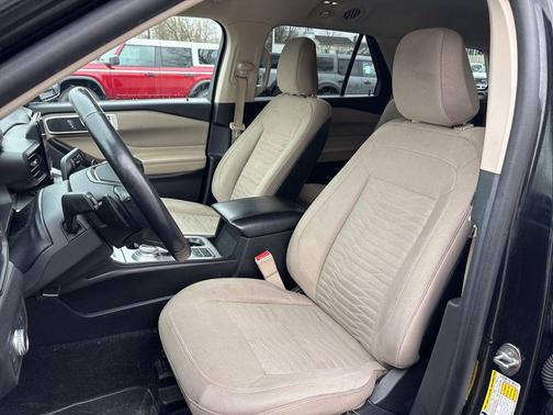 Agate Black Metallic 2020 Ford Explorer XLT