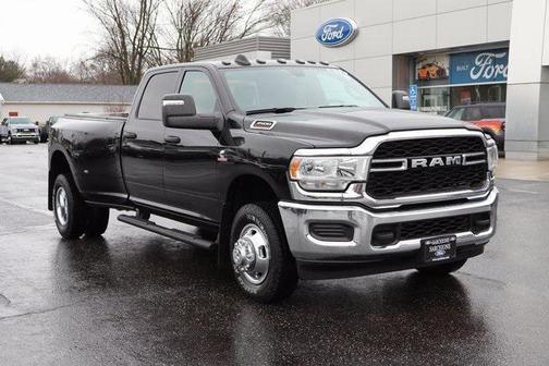 2024 RAM 3500 Tradesman Crew Cab 4x4 8' Box