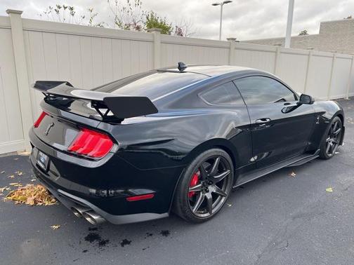 2022 Ford Shelby GT500 Base