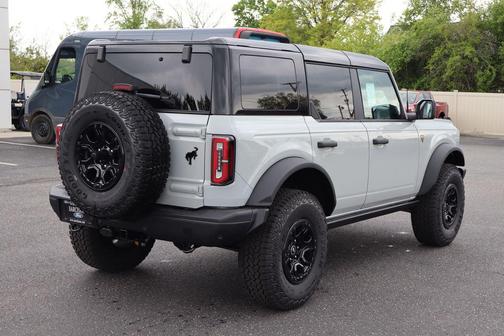 Avalanche Gray 2026 Ford Bronco Badlands