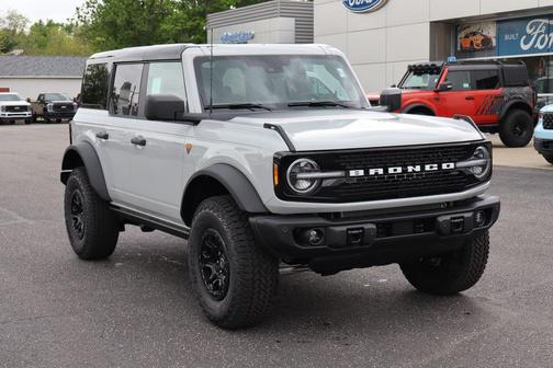 Avalanche Gray 2026 Ford Bronco Badlands