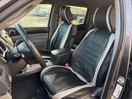 2013 Toyota Tacoma Base