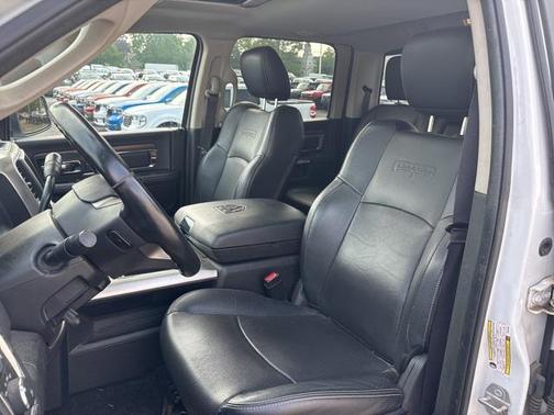 2017 RAM 2500 Laramie Crew Cab 4x4 6'4' Box