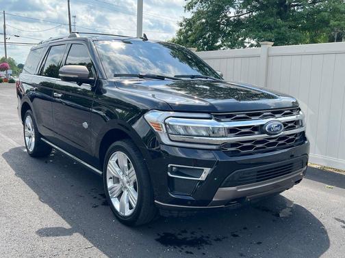 Agate Black Metallic 2024 Ford Expedition King Ranch