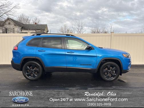 Hydro Blue Pearlcoat 2023 Jeep Cherokee Altitude