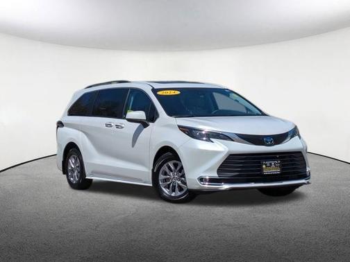2024 Toyota Sienna XLE 8 Passenger