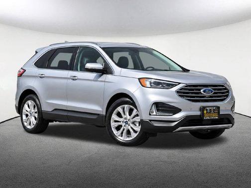 Iconic Silver Metallic 2022 Ford Edge Titanium