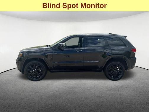 2022 Jeep Grand Cherokee Laredo