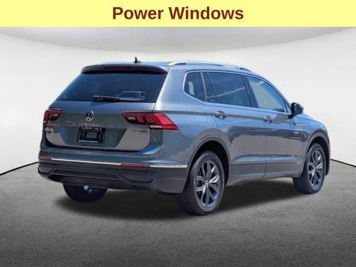 Platinum Gray Metallic 2022 Volkswagen Tiguan 2.0T SE 4MOTION
