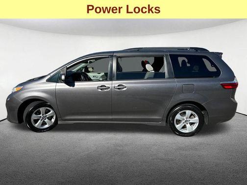 Predawn Gray Mica 2018 Toyota Sienna LE