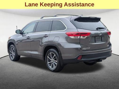 Predawn Gray Mica 2017 Toyota Highlander XLE