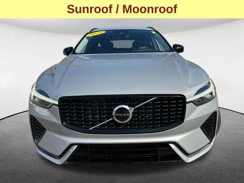 2024 Volvo XC60 B5 Core Dark Theme