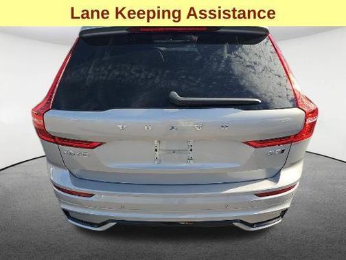 2024 Volvo XC60 B5 Core Dark Theme