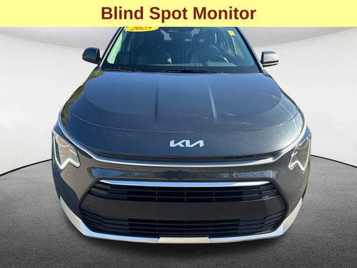 2025 Kia Niro LX