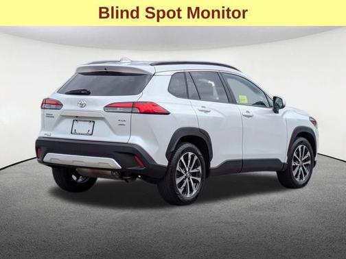 2024 Toyota Corolla Cross XLE