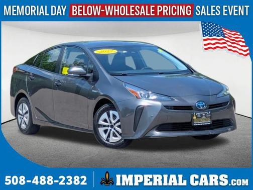 Magnetic Gray Metallic 2022 Toyota Prius LE