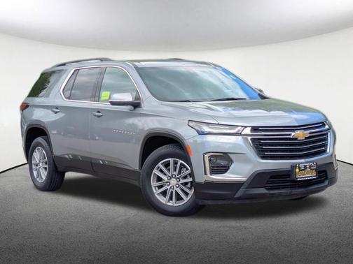 Sterling Gray Metallic 2023 Chevrolet Traverse LT Cloth