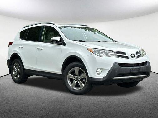 Super White 2015 Toyota RAV4 XLE