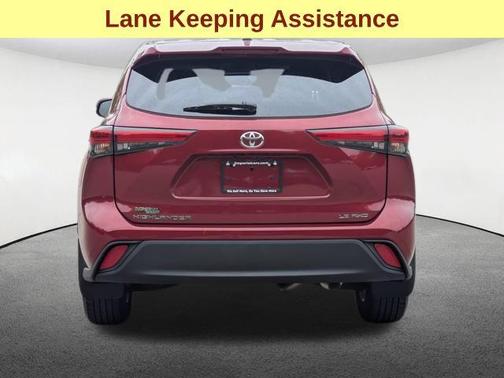 2022 Toyota Highlander LE