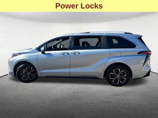 2025 Toyota Sienna Platinum