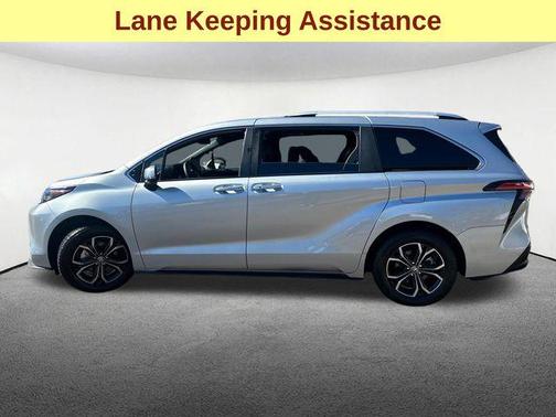 2025 Toyota Sienna Platinum